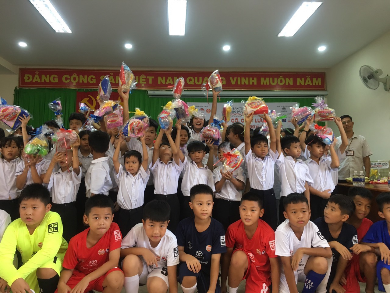 Chương trình gặp gỡ, giao lưu với Trung tâm bảo trợ xã hội tỉnh Đắk Lắk